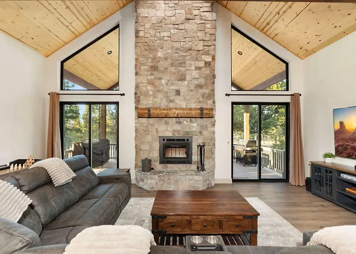 Cozy Mountain With Decks Fireplace & Games